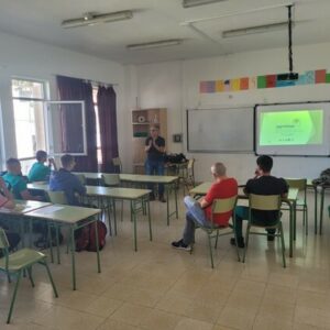 CHARLA EN EL IES ANA BENÍTEZ A LOS ALUMNOS DEL CICLO FORMATIVO DE GRADO MEDIO DE JARDINERÍA Y FLORISTERÍA.