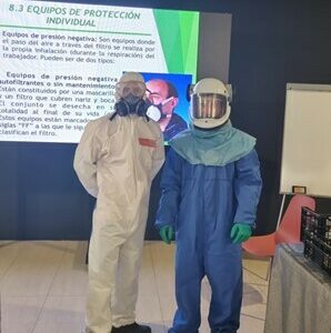 NUESTROS ALUMNOS DEL CURSO DE MANIPULADOR DE PRODUCTOS FITOCUALIFICADO IMPARTIDO EN LA ISLA DE TENERIFE TERMINAN SU FORMACIÓN